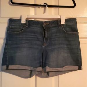 EUC Tommy Hilfiger Cuffed Denim Shorts